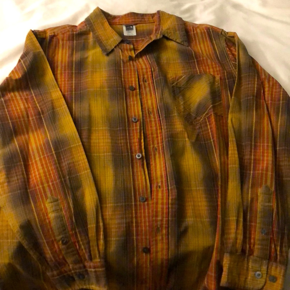 North Face casual button down shirt, great condition